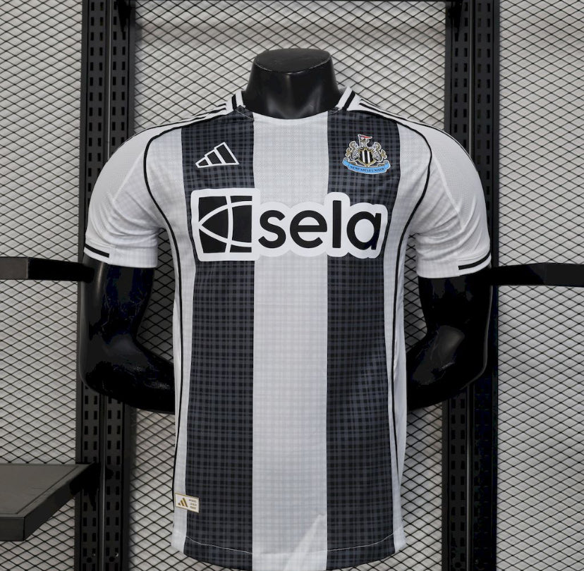 Maillot player New Castle domicile 25/26