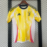 Juventus 24/25 away jersey