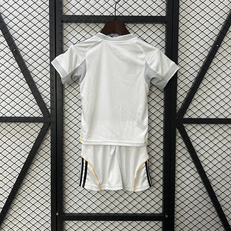 Ensemble Real Madrid 25/26 enfant