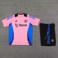 Manchester United training set