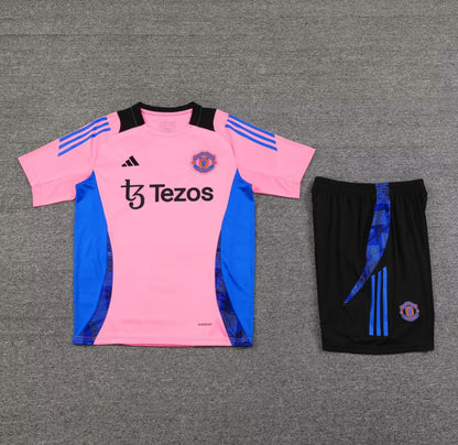 Manchester United training set