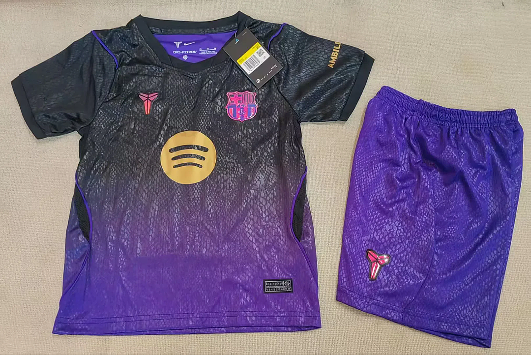 Ensemble Barcelone extérieur enfant 26/27
